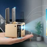 CES受賞の折りたたみプロジェクター「Aurzen ZIP」、手のひらサイズで縦型コンテンツに対応