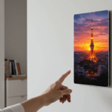 Fraimic、話しかけるだけでアート作品を生成するスマートキャンバスが登場